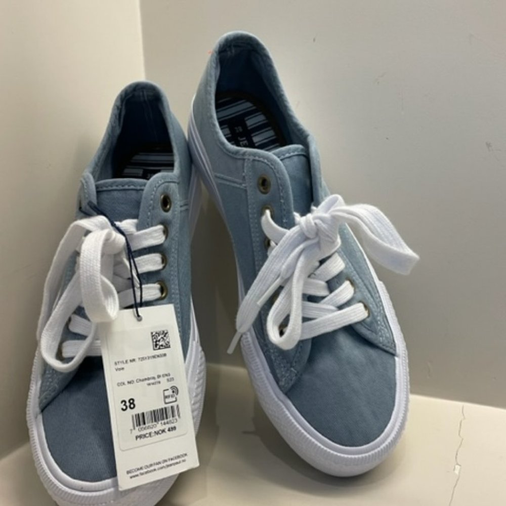 New Ladies Blue Canvas Sneakers by Jean Paul Sz 7.5 US  38 EU